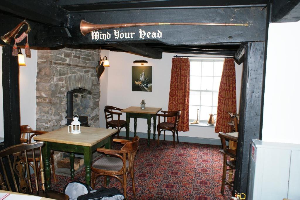 The Old Black Lion 헤이온와이 외부 사진